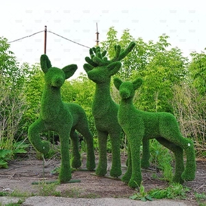 Олень с рогами
