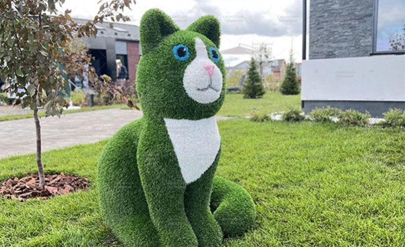 КОТИК с пушистым хвостом
