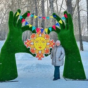 Стела РУКИ СЕРДЦЕ